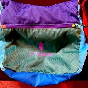 Cotopaxi crossbody bag - lots of storage